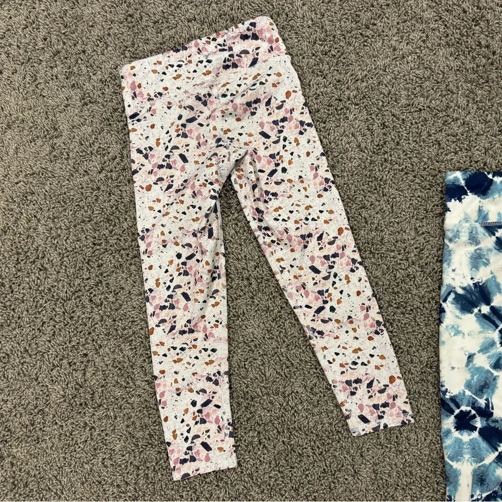 5/$25 Bundle of 2 pairs of girls Old Navy leggings